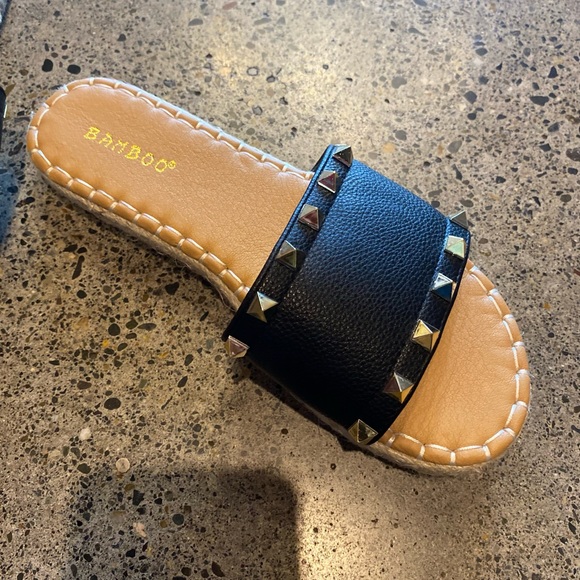 Studded sandals 🩴 - Picture 2 of 2